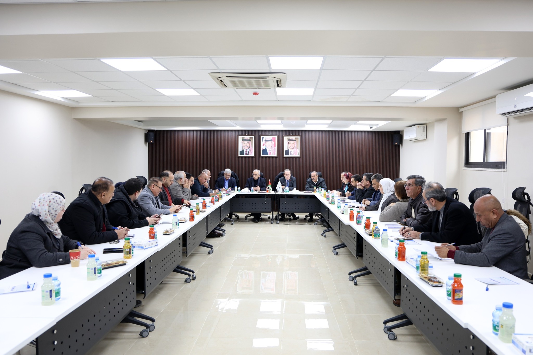 مجلس نقابة المهندسين يلتقي هيئة المكاتب والشركات الهندسية ويبحث تعديلات تشريعية والتقاعد والتحول الرقمي وأمور التدقيق وممارسة المهنة