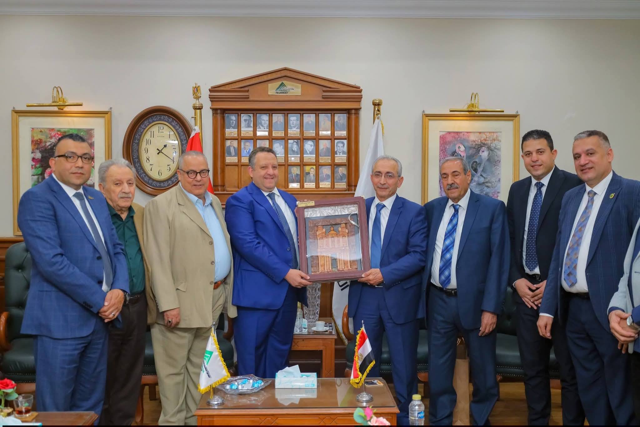 بحث تعزيز التعاون المشترك بين نقابة المهندسين ونظيرتها المصرية