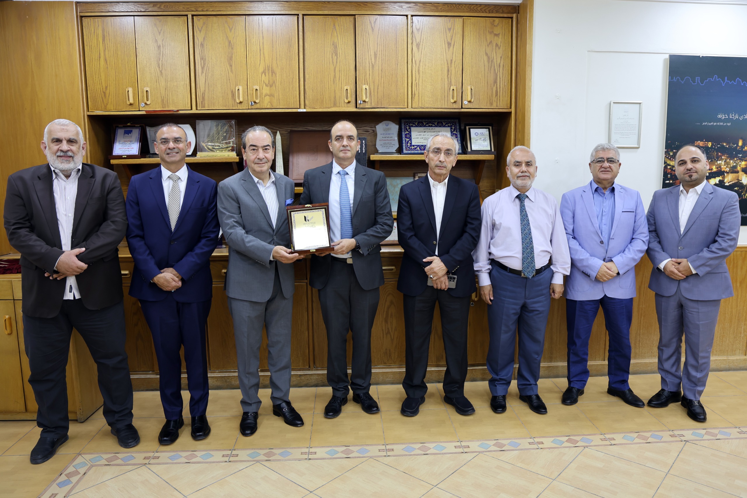 المهندسين تكرم الخبير في وكالة الفضاء الأمريكية ناسا د.عمر حتاملة